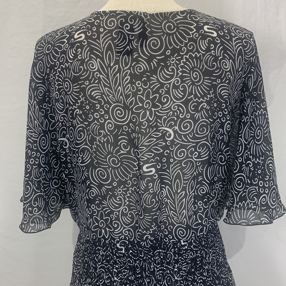 Bisou Bisou Sheer Black Floral Print V-Neck Peplum Top Size Large - Picture 8 of 13